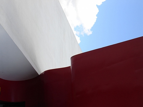 Detail of an Oscar Niemeyer building in Sao Paolo ( Brasil) - © Doris Stricher
