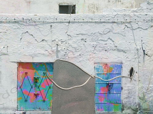 Claustra - windows shut in Morocco of hidden women - symbolizing the chaine - © Doris Stricher