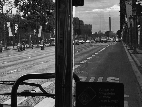 Paris & trafic & transportation - BW iphone photography  - © Doris Stricher