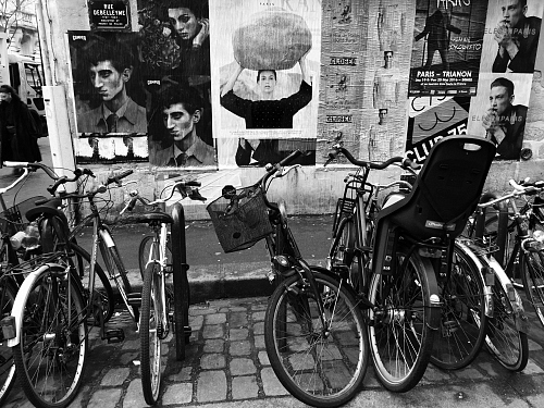 Paris, photography- downtown actual transportation facilities by bicycles  - © Doris Stricher
